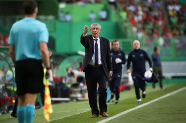 半岛体育官网-费尔南多·桑托斯执教葡萄牙满百战 C罗最给力！